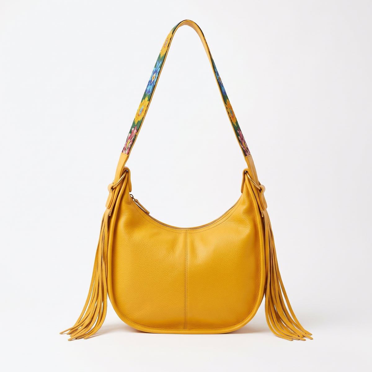 Bolso de Hombro Estilo Hobo con Flecos y Correa Tejida en Tono Amarillo Mostaza