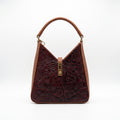 Bolso de Hombro Estilo Hobo de Piel Cincelada en Caoba / Tinto Profundo y Miel