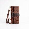 Cartera Larga Cincelada en Café Artesanal | Wristlet y Bandolera de Piel